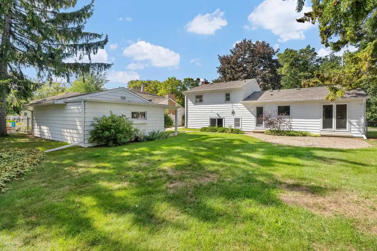 Photo 3 of Single family home for sale at 1214 Campbell St, Neenah, WI 54956 | MLS# 50333360 | Listing updated on 2026-09-30