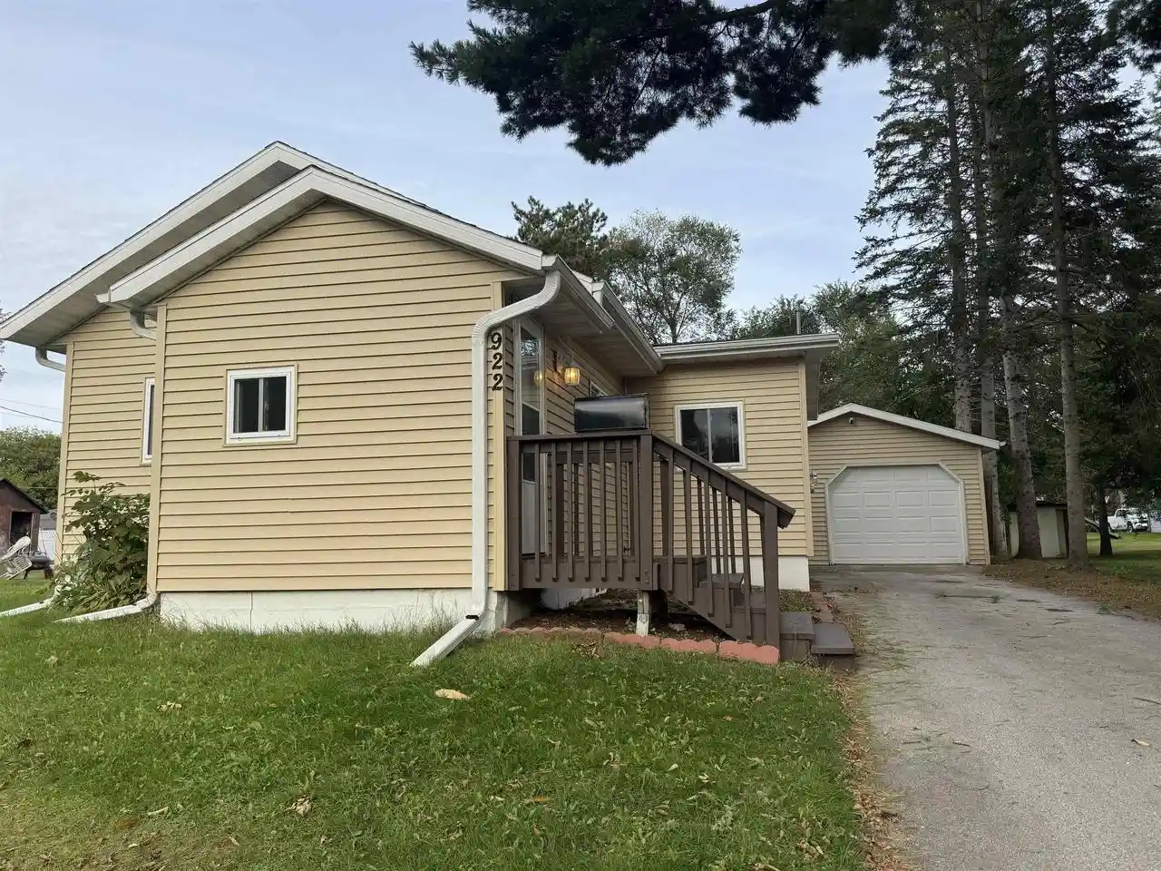 Photo 1 of Single family home for sale at 922 S River St, Shawano, WI 54166 | MLS# 50333362 | Listing updated on 2026-10-04