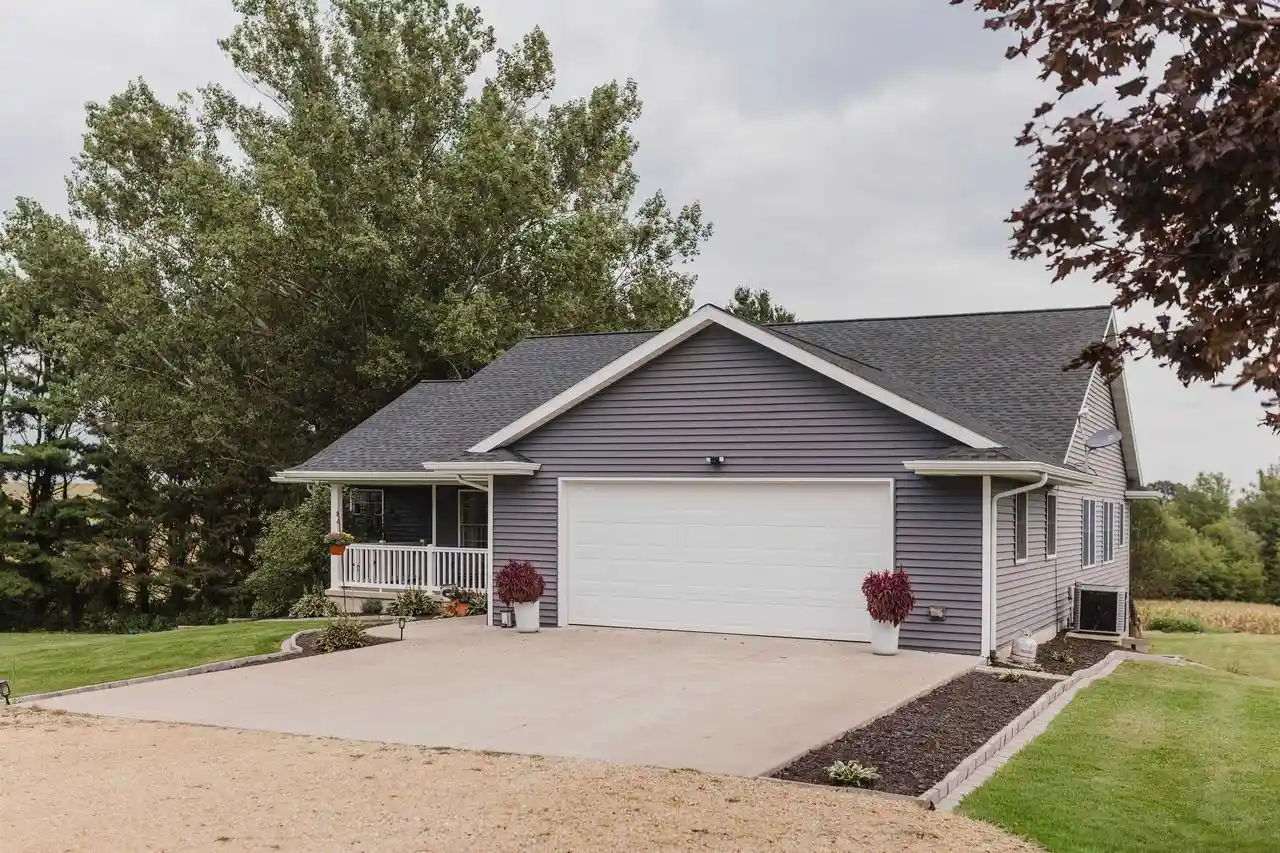 Photo 1 of Single family home for sale at 6214 Hwy 61 & 35, Potosi, WI 53820 | MLS# 2033585 | Listing updated on 2026-09-30