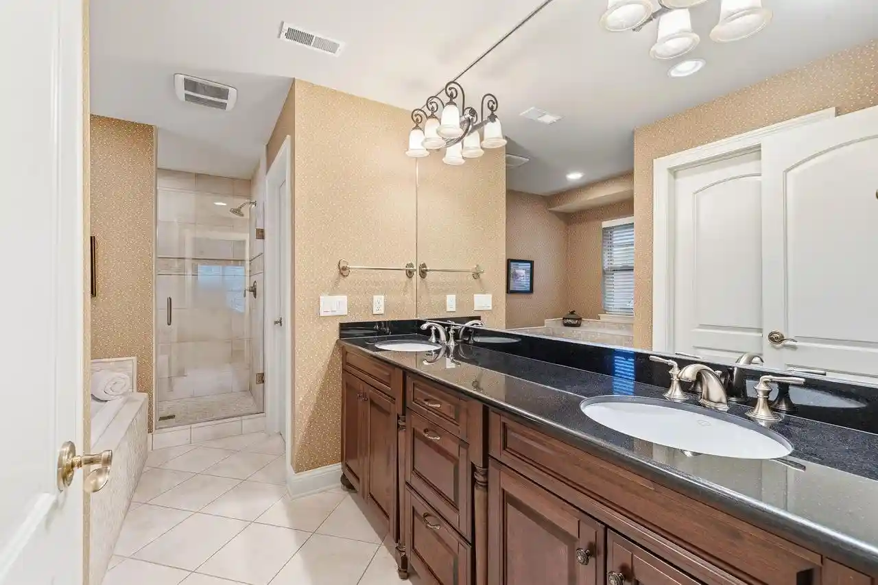 Listing Photo 4 - Condo for sale in building located at 631 Eagleton Dr, Lake Geneva, WI 53147 - Unit #55-16