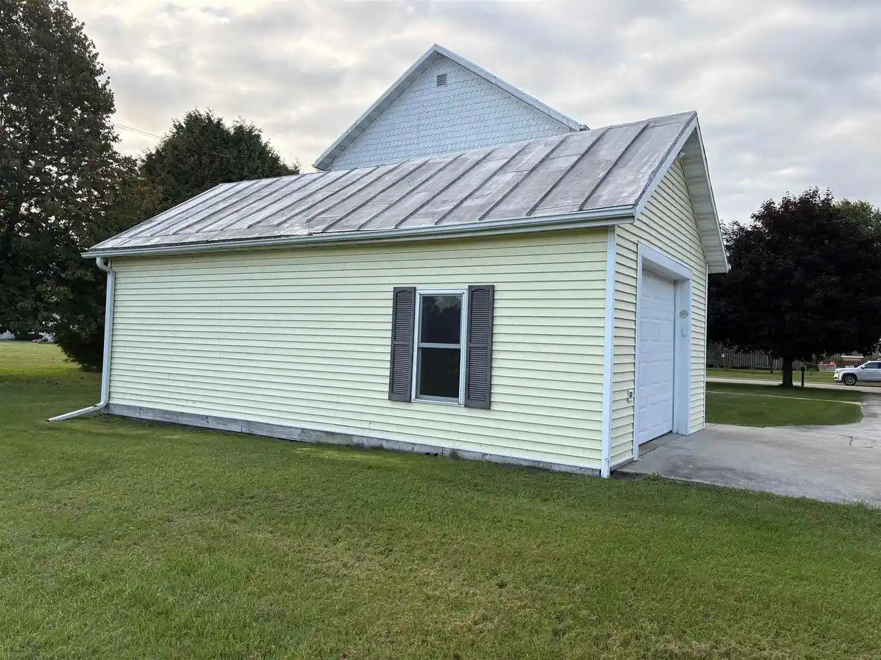 Photo 3 of Single family home for sale at 221 Bridge St, Oconto, WI 54153 | MLS# 50333372 | Listing updated on 2026-10-02