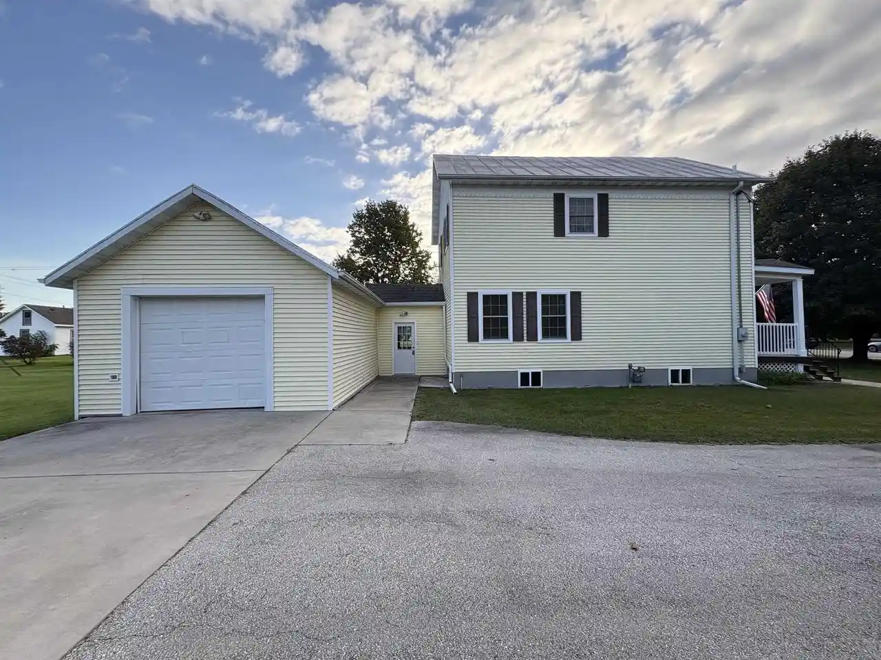 Photo 3 of Single family home for sale at 221 Bridge St, Oconto, WI 54153 | MLS# 50333372 | Listing updated on 2026-10-02