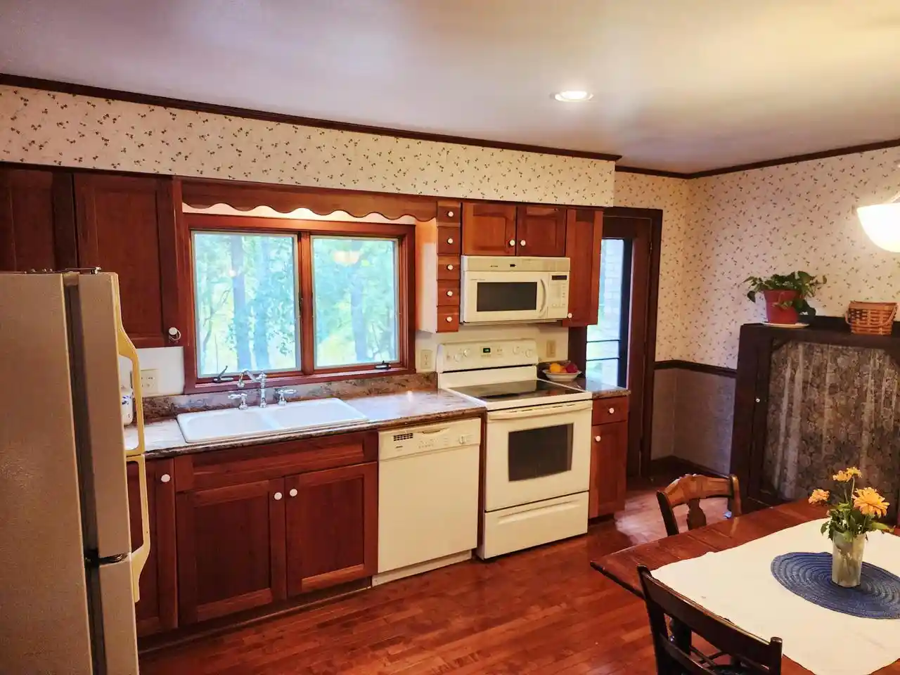 Photo 1 of Single family home for sale at 319 Elizabeth St, Watertown, WI 53098 | MLS# 1982445 | Listing updated on 2026-10-05