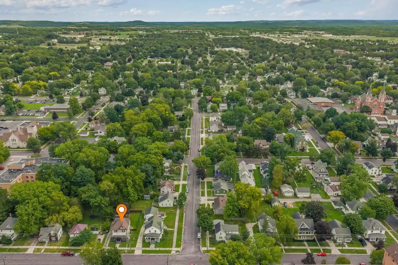 Photo 3 of Single family home for sale at 510 N Walnut St, Reedsburg, WI 53959 | MLS# 2033589 | Listing updated on 2026-10-07
