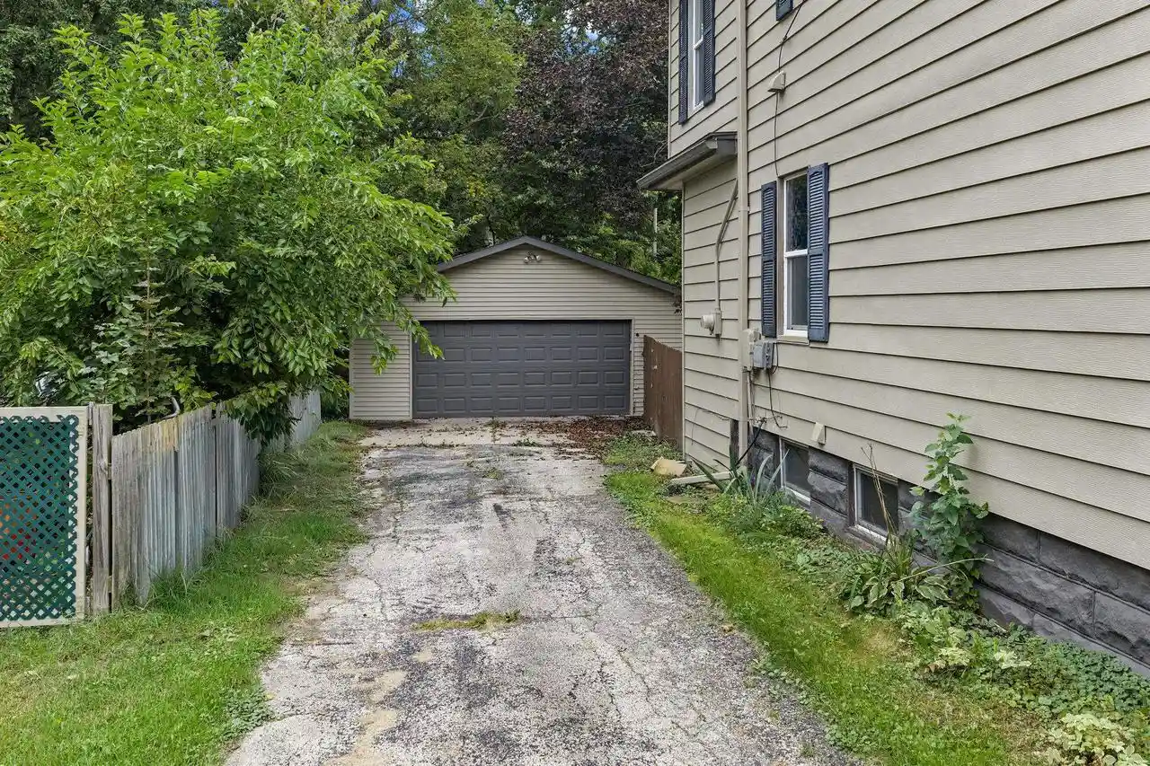 Photo 4 of Single family home for sale at 510 N Walnut St, Reedsburg, WI 53959 | MLS# 2033589 | Listing updated on 2026-10-07