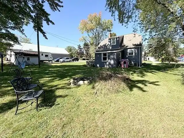 Photo 4 of Single family home for sale at 420 Green Bay Ave, Oconto Falls, WI 54154 | MLS# 50333375 | Listing updated on 2026-10-07