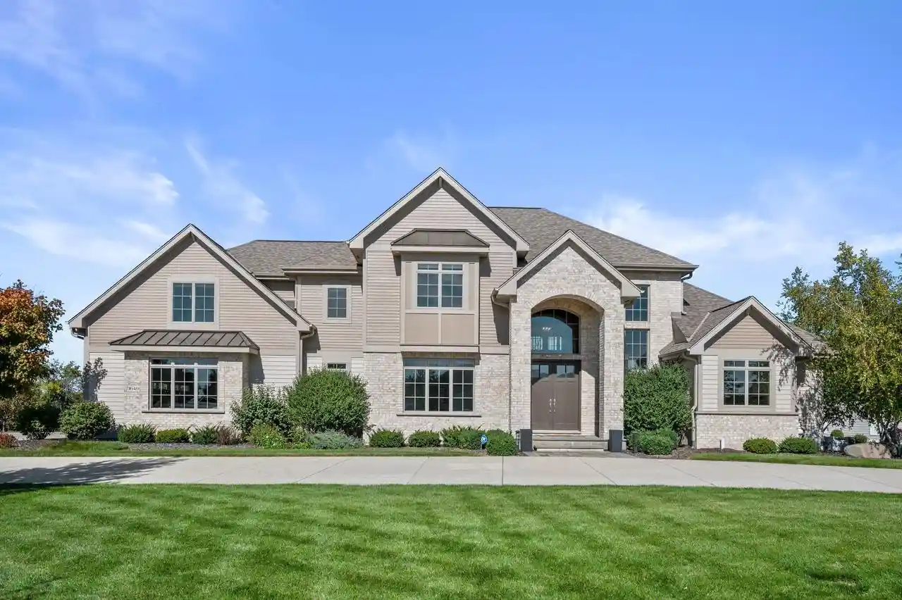 Single family home for sale at 1649 Spring Valley Rd, Hartland, WI 53029 | MLS# 1982448