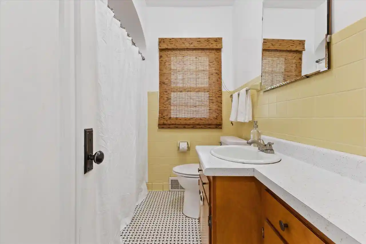 Photo 4 of Single family home for sale at 3002 Bate St, Racine, WI 53403 | MLS# 1982438 | Listing updated on 2026-09-30