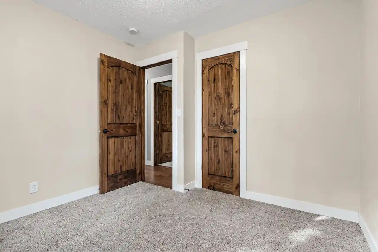 Photo 4 of Single family home for sale at 615 11th Avenue N, Onalaska, WI 54650 | MLS# 1982461 | Listing updated on 2026-10-01