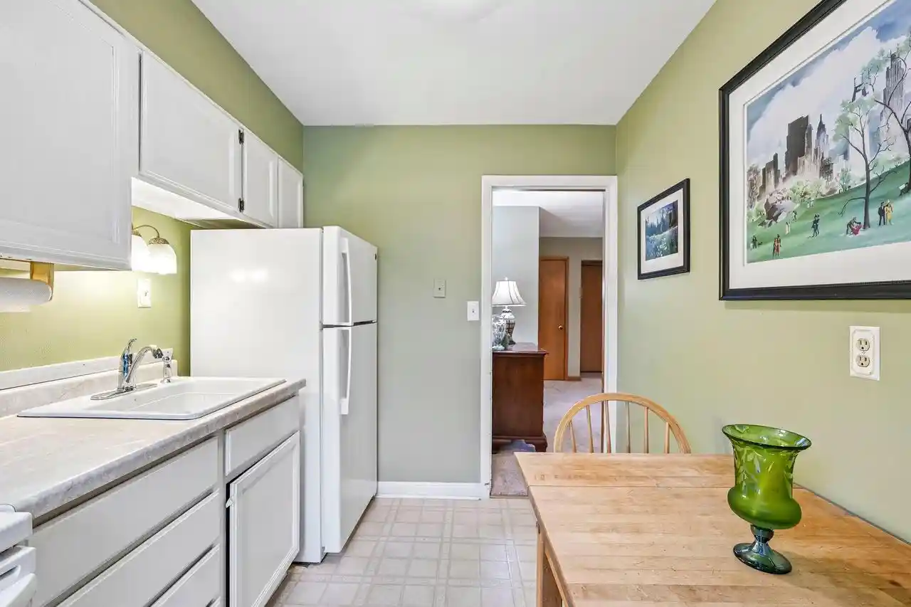 Photo 3 of Condo for sale at 4102 N Wilson Dr #4, Milwaukee, WI 53211 | MLS# 1982463 | Listing updated on 2026-10-07