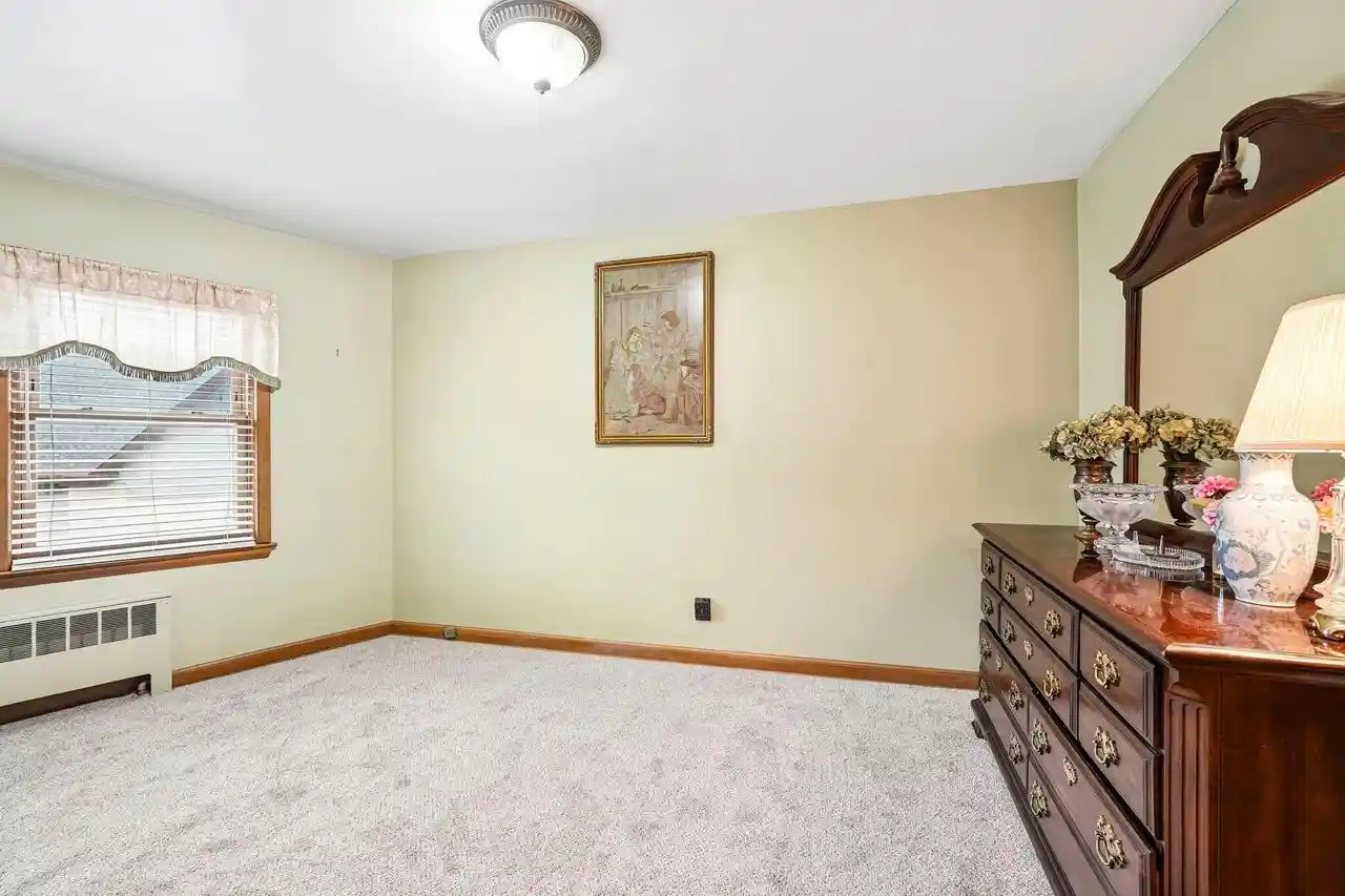 Photo 4 of Condo for sale at 4102 N Wilson Dr #4, Milwaukee, WI 53211 | MLS# 1982463 | Listing updated on 2026-10-07