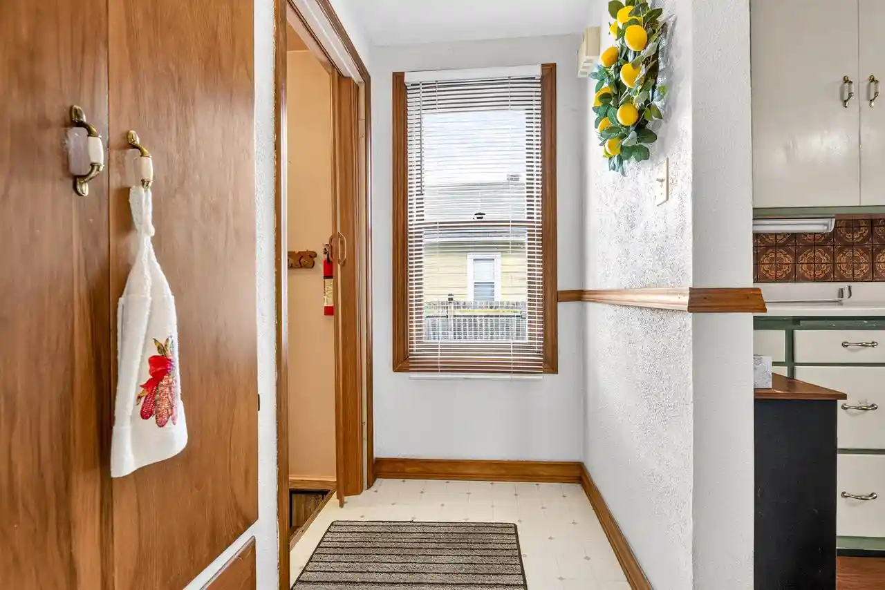 Photo 4 of Single family home for sale at 824 W Hawes Ave, Appleton, WI 54914 | MLS# 50333381 | Listing updated on 2026-09-30