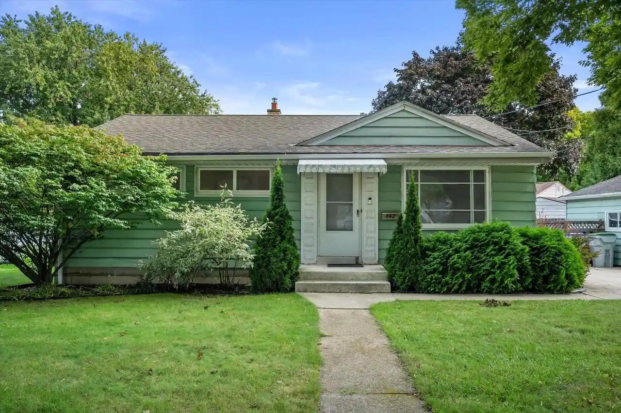 Photo 1 of Single family home for sale at 842 E Doty Pl, Milwaukee, WI 53207 | MLS# 1982470 | Listing updated on 2026-10-03