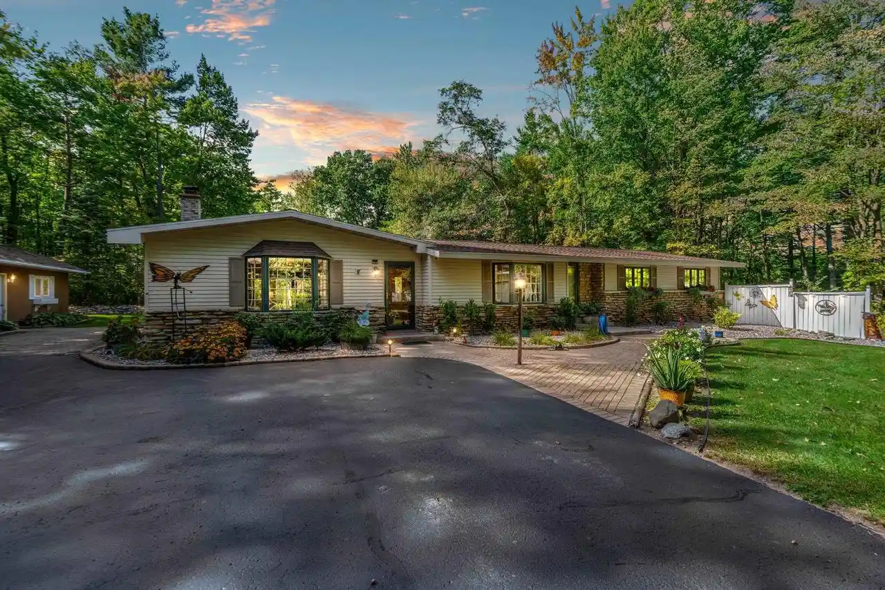 Photo 1 of Single family home for sale at N7791 St Paul Rd, Crivitz, WI 54114 | MLS# 50333349 | Listing updated on 2026-09-28