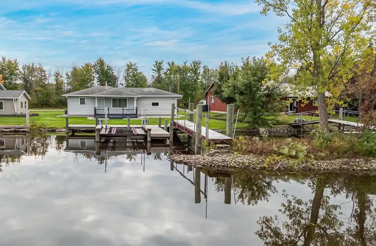 Photo 1 of Single family home for sale at 653 Krenz Rd, Omro, WI 54963 | MLS# 50333363 | Listing updated on 2026-10-05
