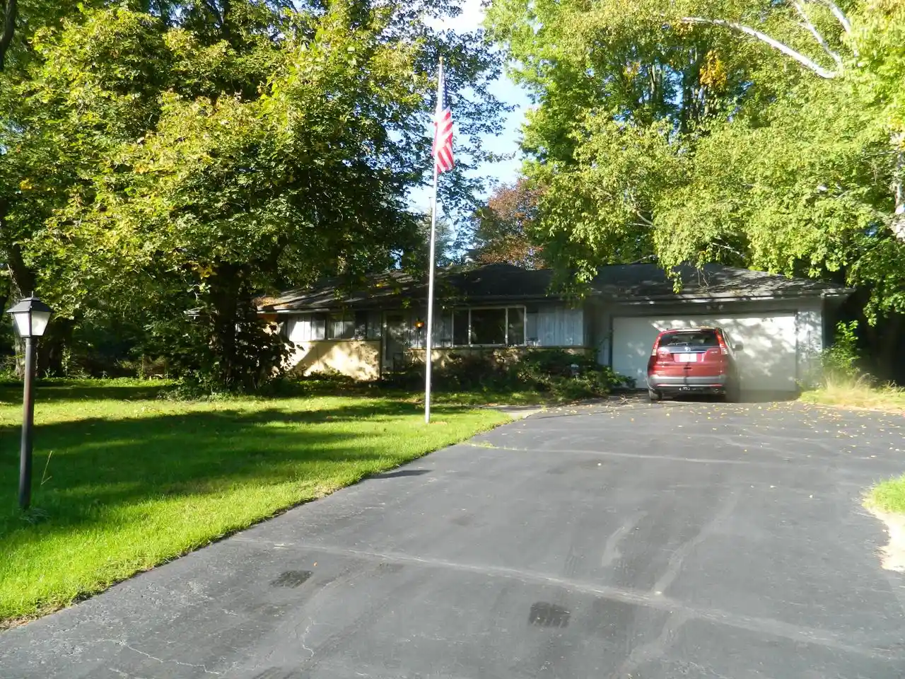Photo 1 of Single family home for sale at 415 Catskill Rd, Waukesha, WI 53186 | MLS# 1982472 | Listing updated on 2026-10-03