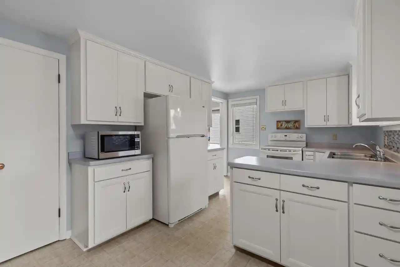 Photo 3 of Single family home for sale at 736 John St, Menasha, WI 54952 | MLS# 50333387 | Listing updated on 2026-10-02