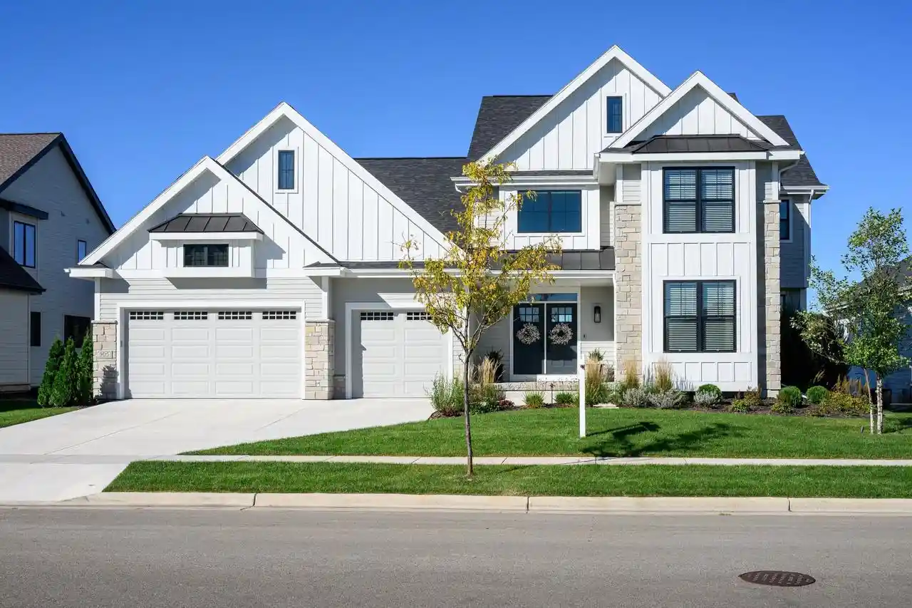 Photo 1 of Single family home for sale at 905 Roger Ct, Waunakee, WI 53597 | MLS# 2033603 | Listing updated on 2026-10-06