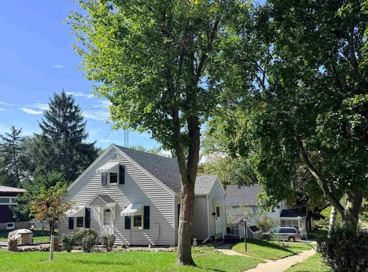 Photo 1 of Single family home for sale at 591 E 4th Street, Richland Center, WI 53581 | MLS# 2033599 | Listing updated on 2026-10-08
