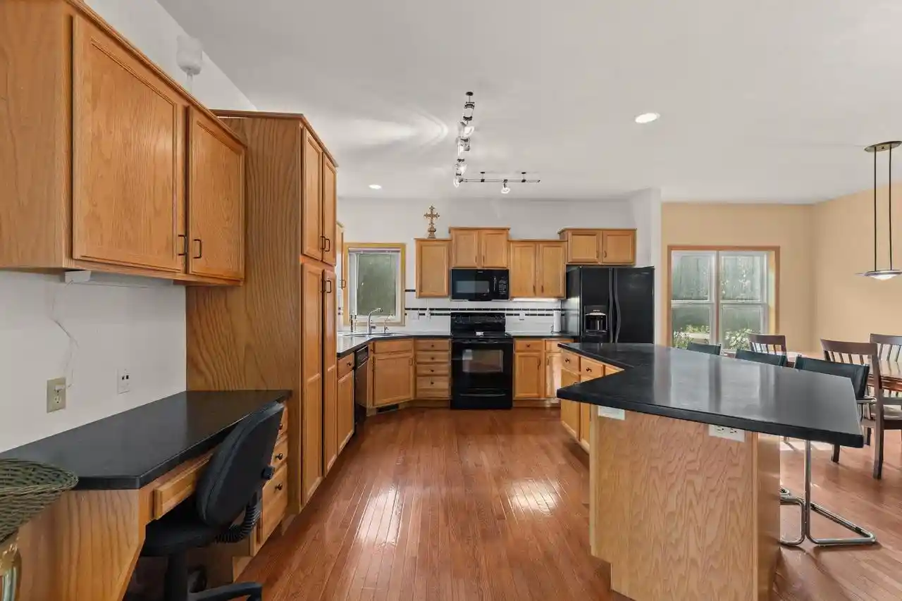 Photo 3 of Single family home for sale at 2282 Willow Way Dr, Oshkosh, WI 54904 | MLS# 50333385 | Listing updated on 2026-10-03