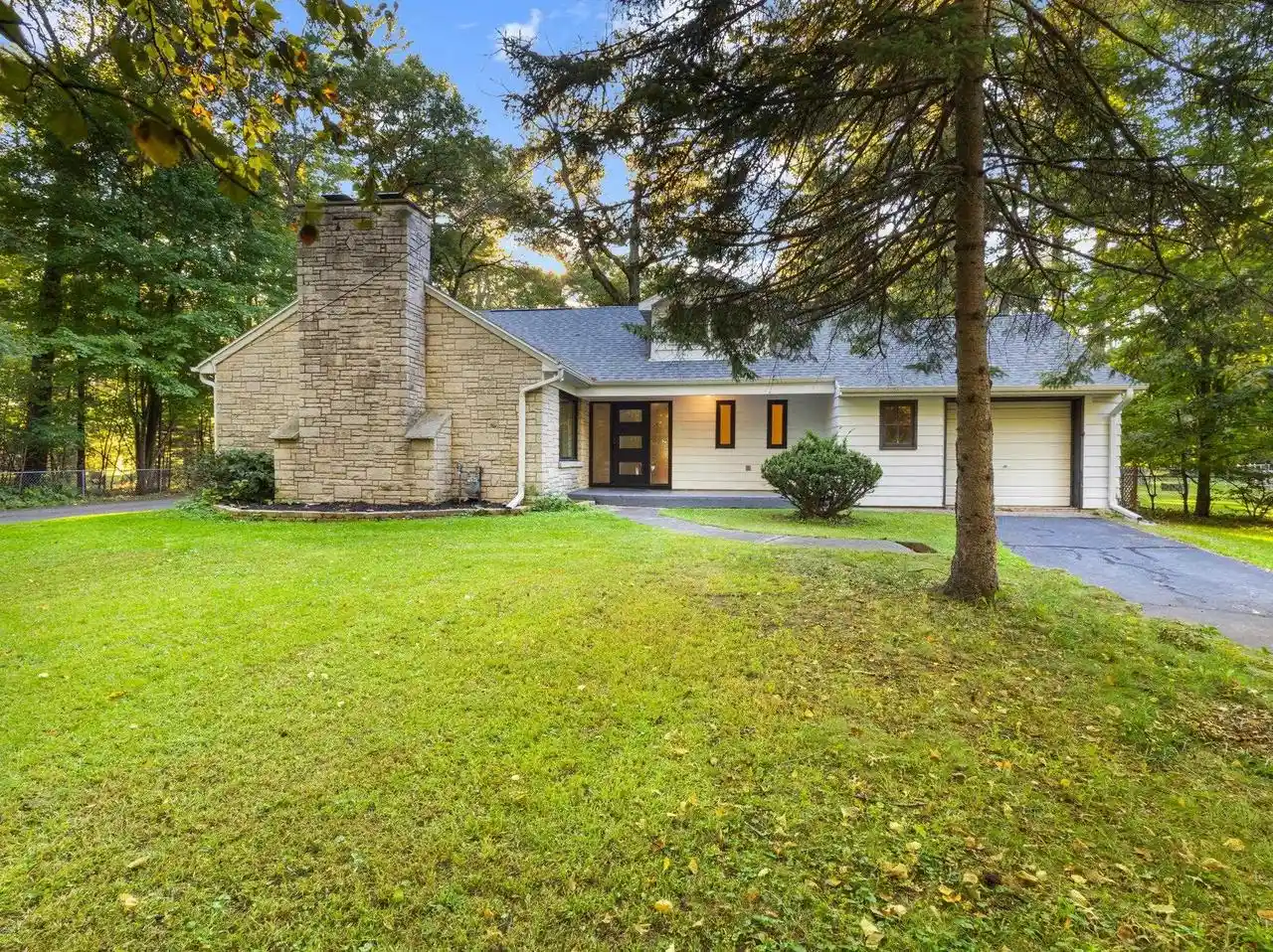 Photo 1 of Single family home for sale at N3027 Woodland Rd, Marinette, WI 54143 | MLS# 50333396 | Listing updated on 2026-10-04