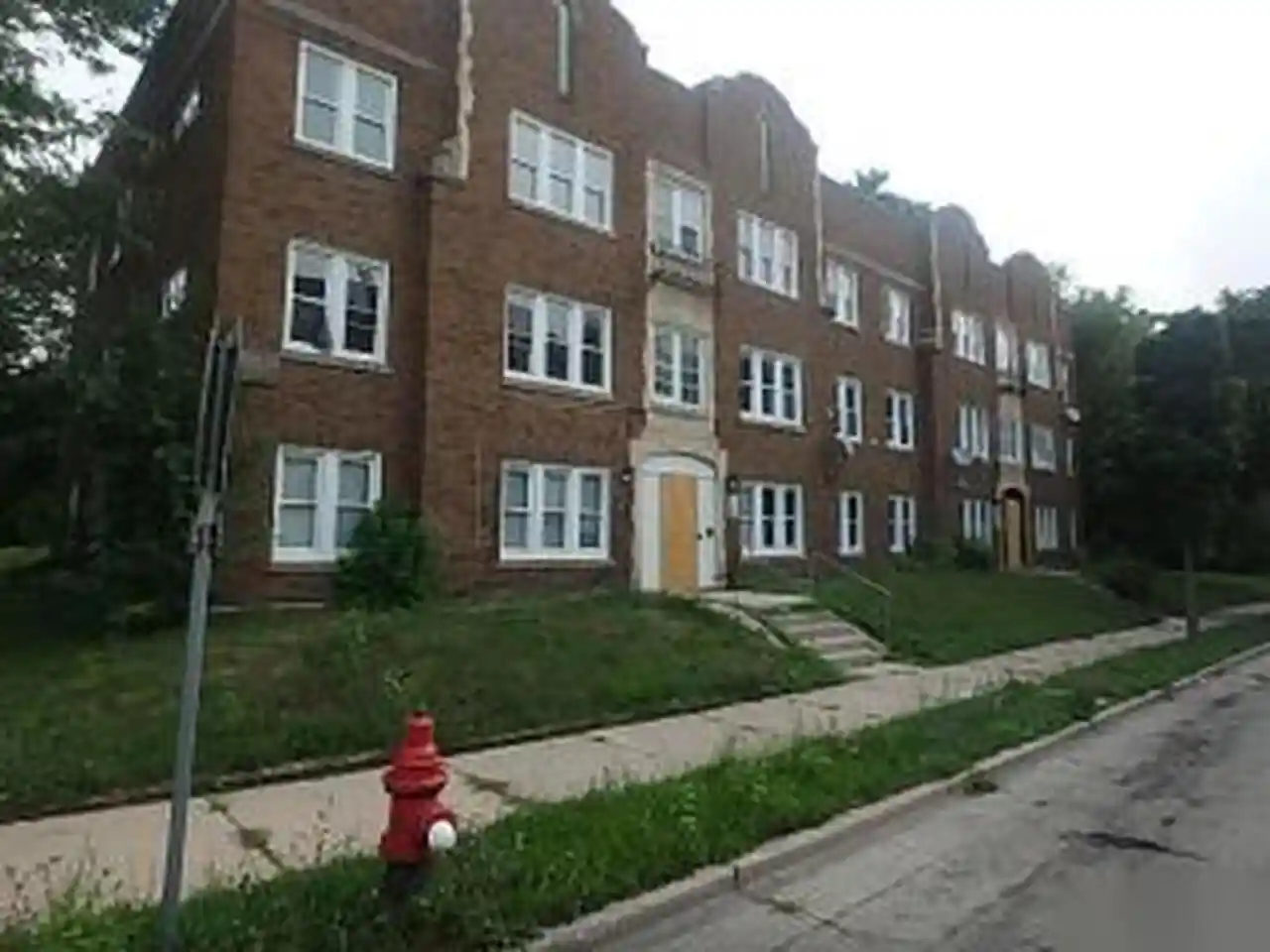 Photo 1 of Multi family home for sale at 928 W Meinecke Ave #936, Milwaukee, WI 53206 | MLS# 1982480 | Listing updated on 2026-10-05