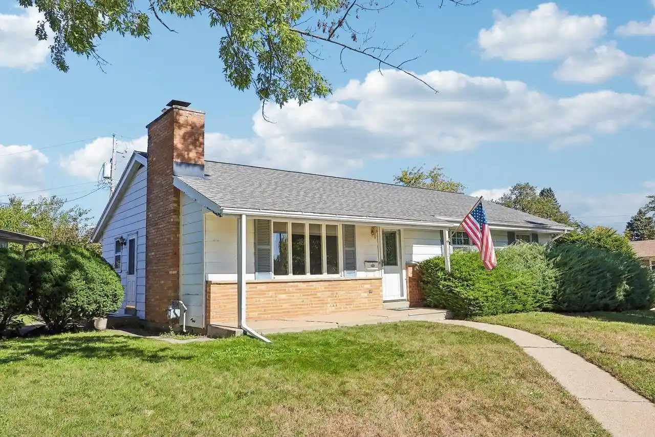 Photo 1 of Single family home for sale at 420 Sonya Dr, Waukesha, WI 53188 | MLS# 1982486 | Listing updated on 2026-10-09