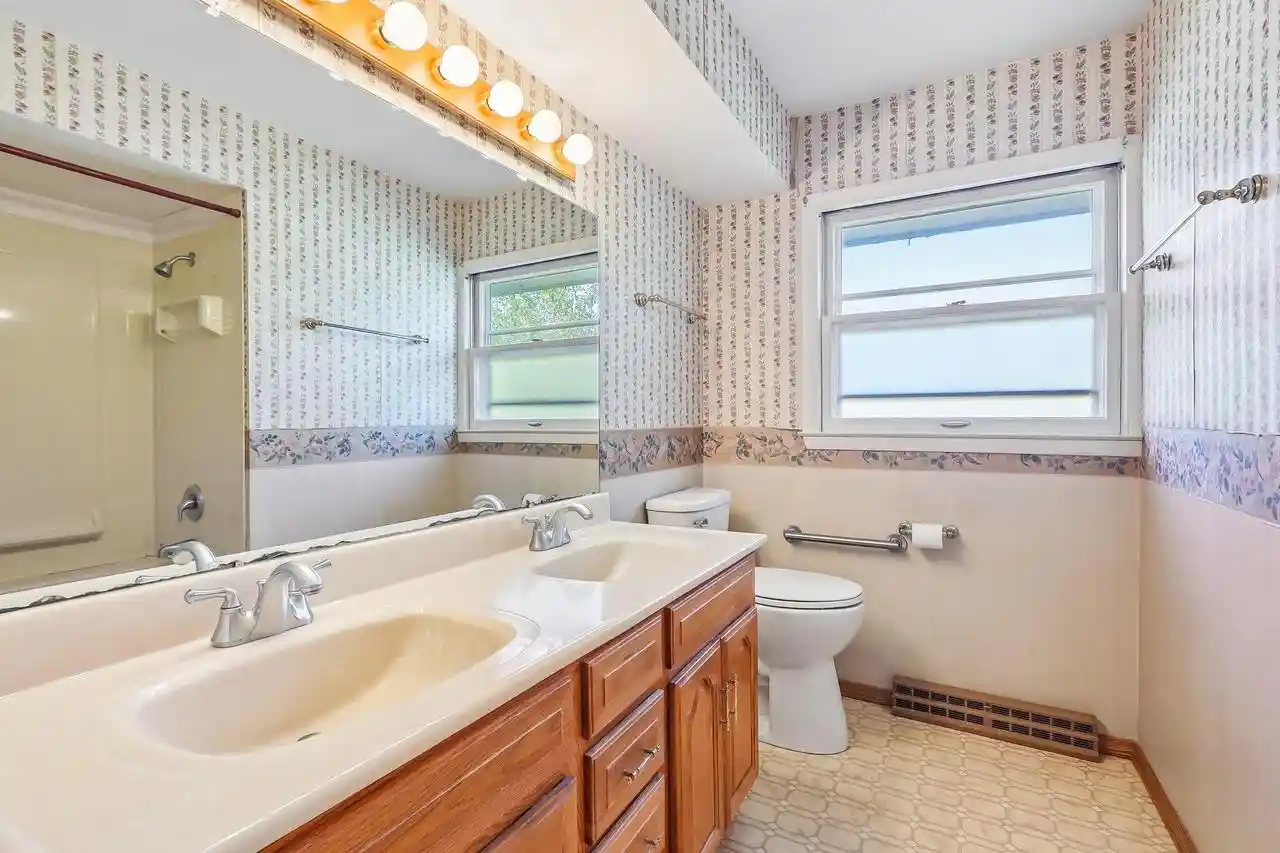 Photo 2 of Single family home for sale at 420 Sonya Dr, Waukesha, WI 53188 | MLS# 1982486 | Listing updated on 2026-10-09