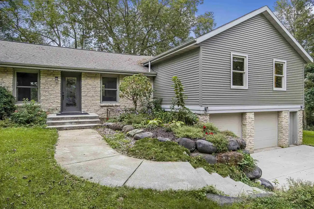 Photo 1 of Single family home for sale at 970 Water St, Prairie Du Sac, WI 53578 | MLS# 2033608 | Listing updated on 2026-10-01