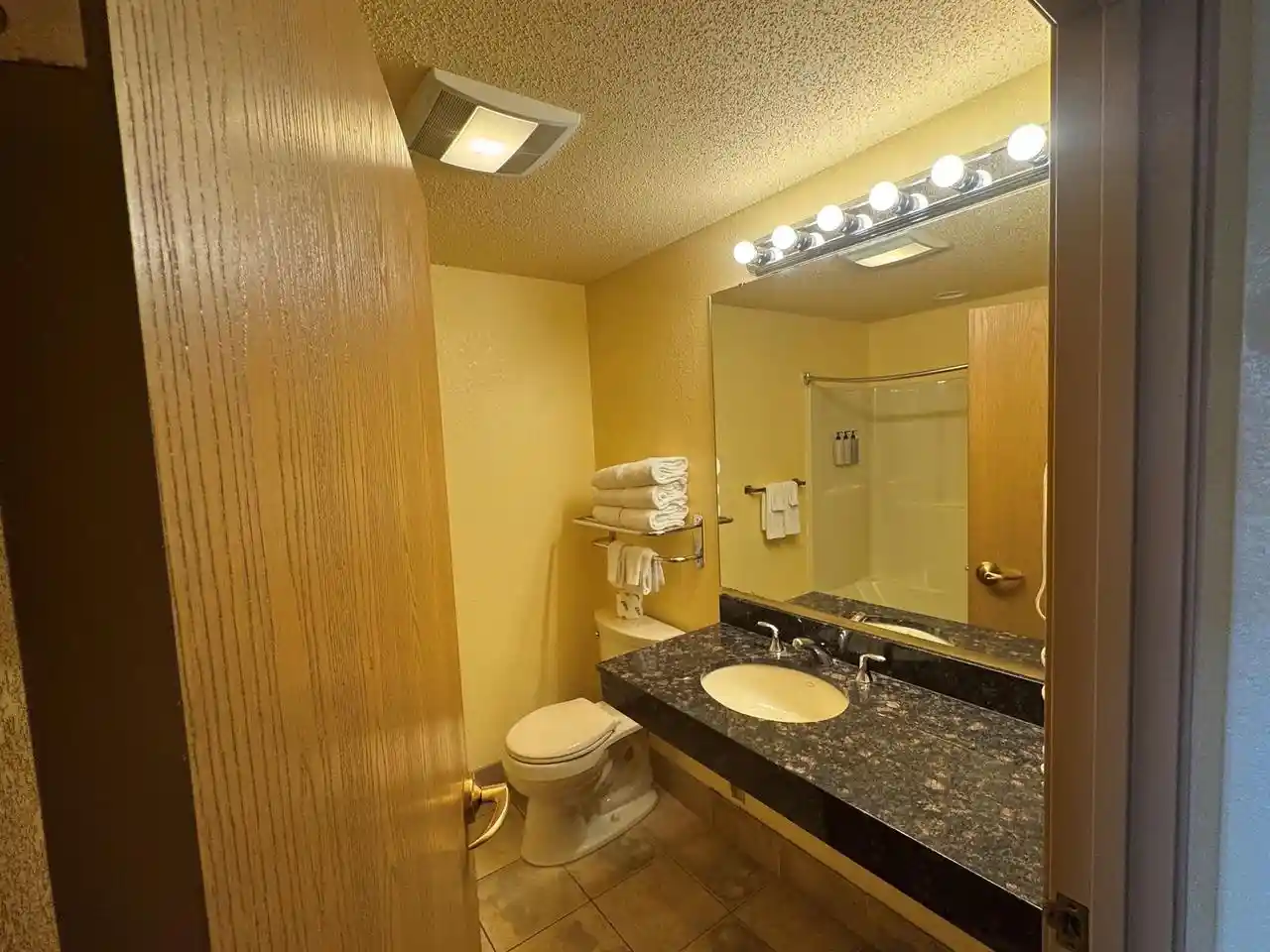 Photo 4 of Condo for sale at 2504 River Rd #7421, Wisconsin Dells, WI 53965 | MLS# 2033611 | Listing updated on 2026-09-28