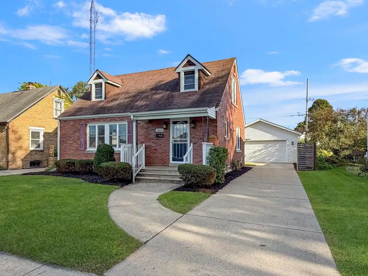 Photo 1 of Single family home for sale at 2401 Lincoln Rd, Kenosha, WI 53143 | MLS# 1982501 | Listing updated on 2026-10-09