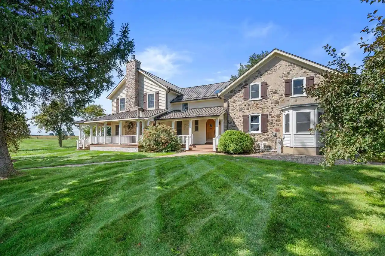 Photo 1 of Single family home for sale at 2237 Washington Ave, Cedarburg, WI 53012 | MLS# 1982510 | Listing updated on 2026-09-30