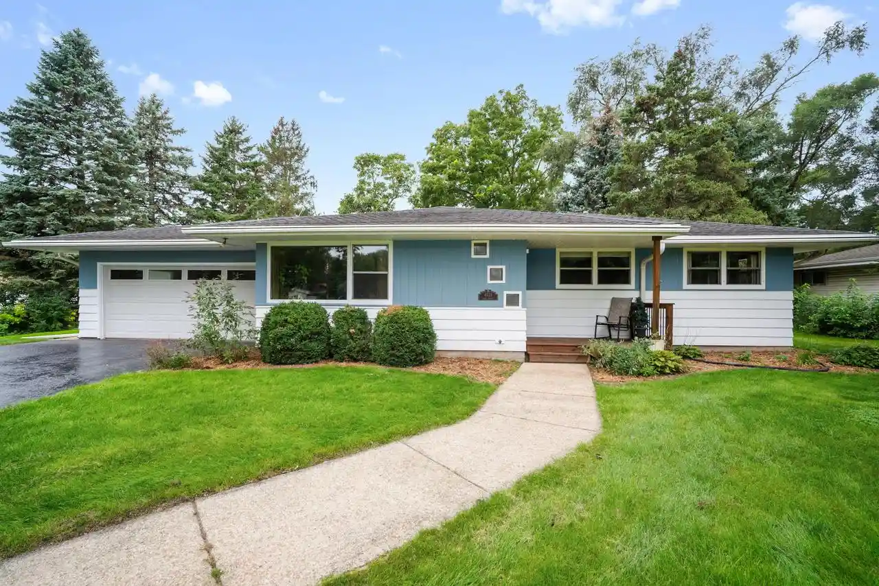 Photo 1 of Single family home for sale at 4528 63rd Avenue, Kenosha, WI 53144 | MLS# 1982518 | Listing updated on 2026-09-30