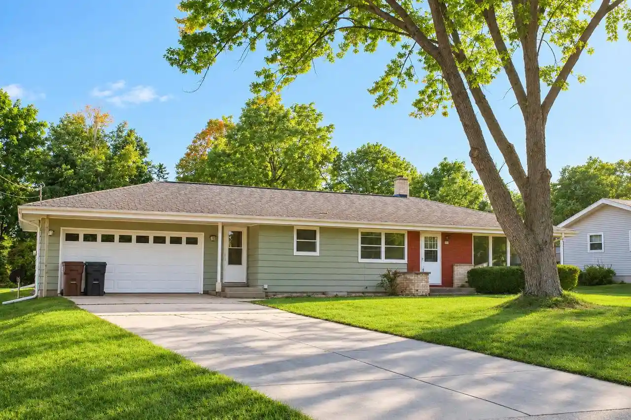 Photo 1 of Single family home for sale at 707 Emmer Ave, Fredonia, WI 53021 | MLS# 1982524 | Listing updated on 2026-10-06