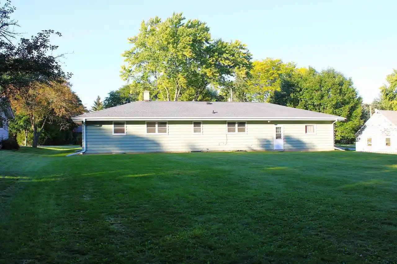 Photo 3 of Single family home for sale at 707 Emmer Ave, Fredonia, WI 53021 | MLS# 1982524 | Listing updated on 2026-10-06