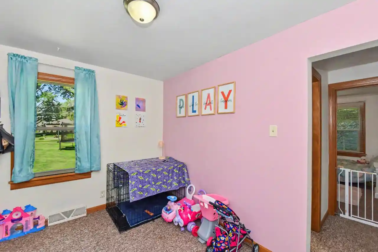 Photo 4 of Single family home for sale at 28248 N Lake Dr, Waterford, WI 53185 | MLS# 1982532 | Listing updated on 2026-10-07