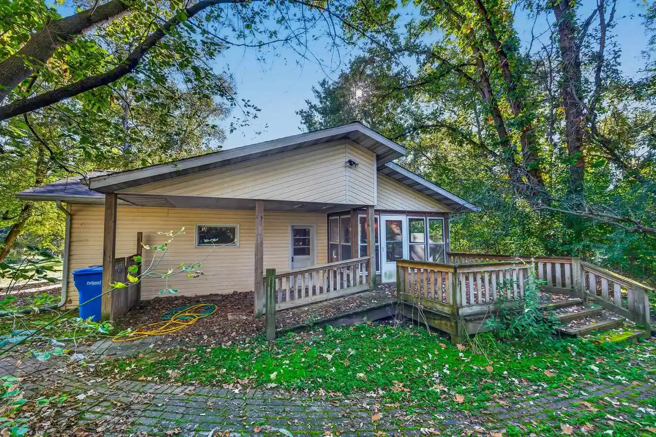 Photo 1 of Single family home for sale at 8199 N Riley Rd, Verona, WI 53593 | MLS# 2033625 | Listing updated on 2026-10-16
