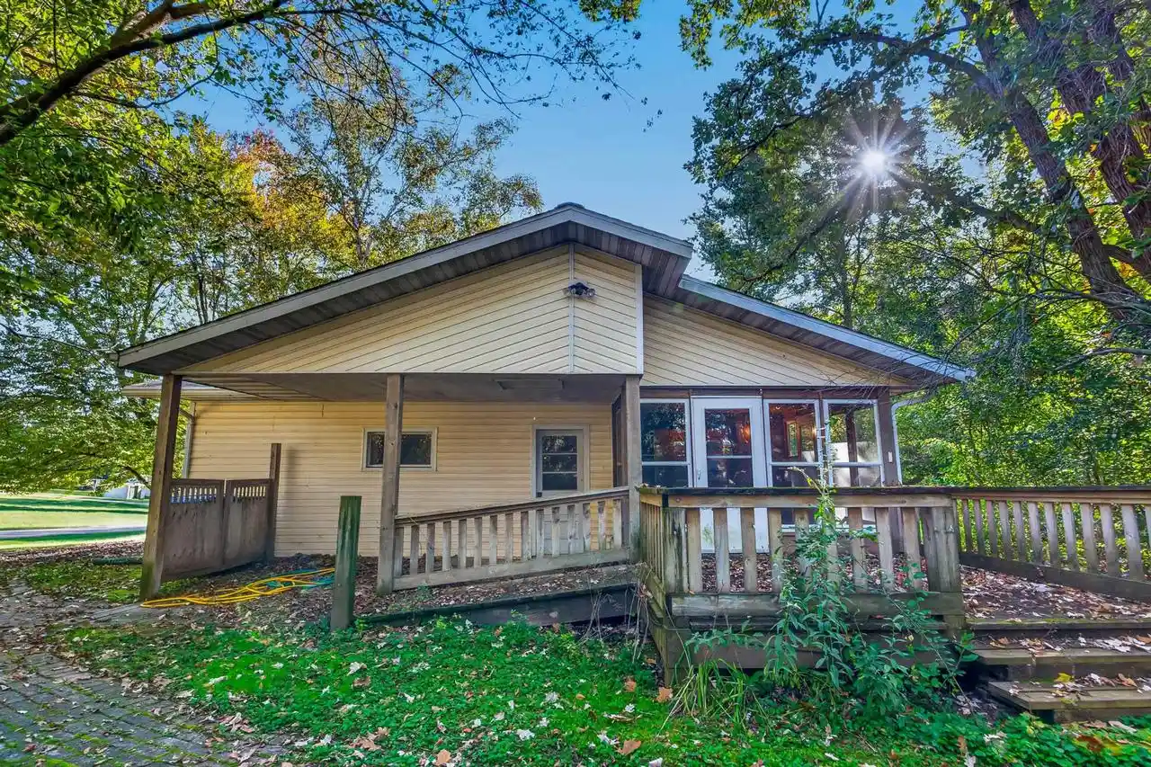 Photo 2 of Single family home for sale at 8199 N Riley Rd, Verona, WI 53593 | MLS# 2033625 | Listing updated on 2026-10-16