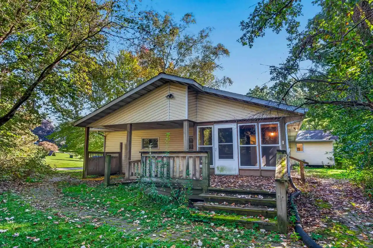 Photo 3 of Single family home for sale at 8199 N Riley Rd, Verona, WI 53593 | MLS# 2033625 | Listing updated on 2026-10-16