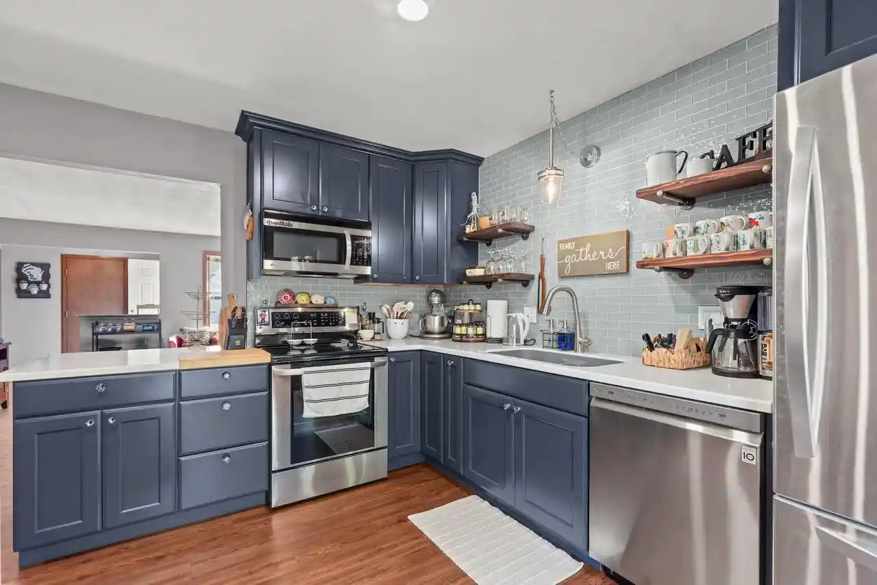 Photo 3 of Condo for sale at 725 S Westhaven Pl #B, Appleton, WI 54914 | MLS# 50333411 | Listing updated on 2026-10-03