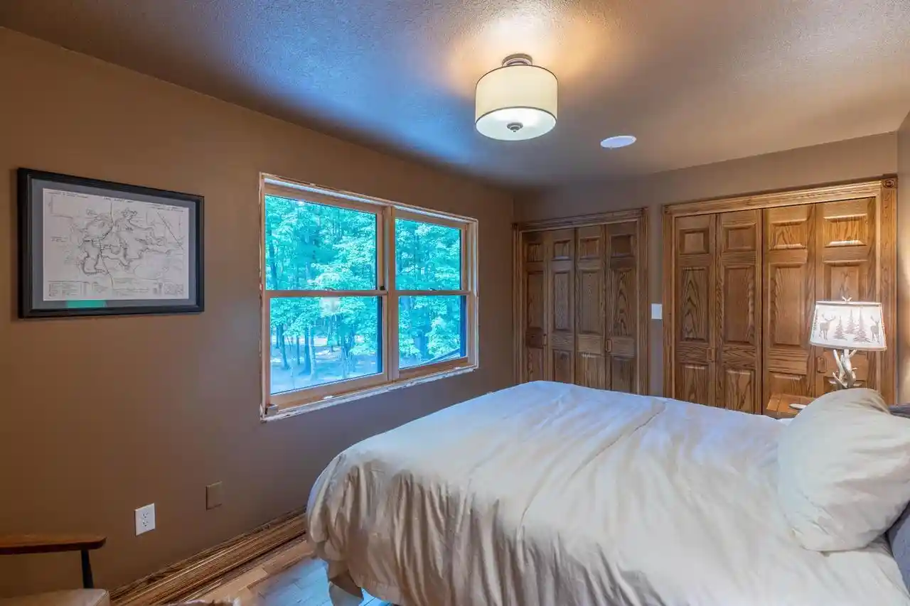Photo 3 of Single family home for sale at 9260 Timberline Dr, Minocqua, WI 54548 | MLS# 22604821 | Listing updated on 2026-10-02