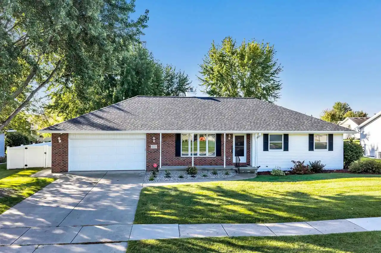 Photo 1 of Single family home for sale at 1233 Drews Dr, De Pere, WI 54115 | MLS# 50333410 | Listing updated on 2026-10-05