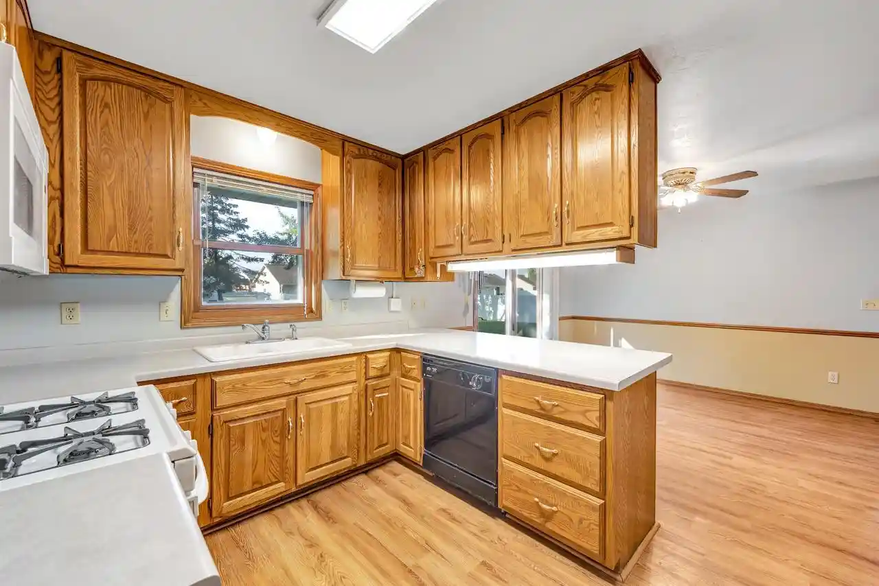 Photo 2 of Single family home for sale at 1233 Drews Dr, De Pere, WI 54115 | MLS# 50333410 | Listing updated on 2026-10-05