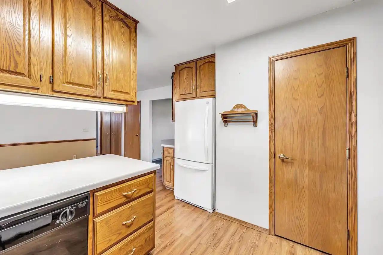 Photo 3 of Single family home for sale at 1233 Drews Dr, De Pere, WI 54115 | MLS# 50333410 | Listing updated on 2026-10-05