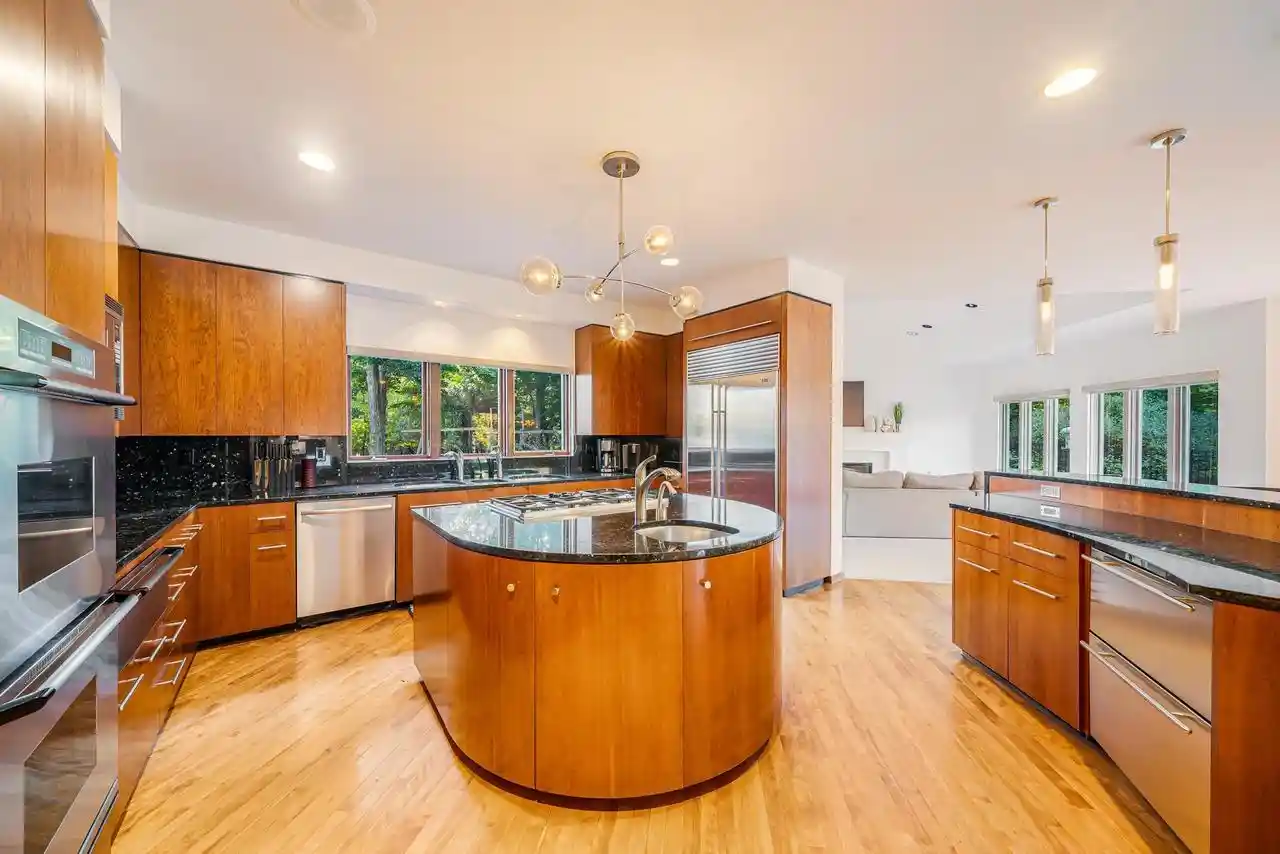 Photo 2 of Mansion for sale at 966 Thornberry Dr, Oneida, WI 54155 | MLS# 50333416 | Listing updated on 2026-09-30