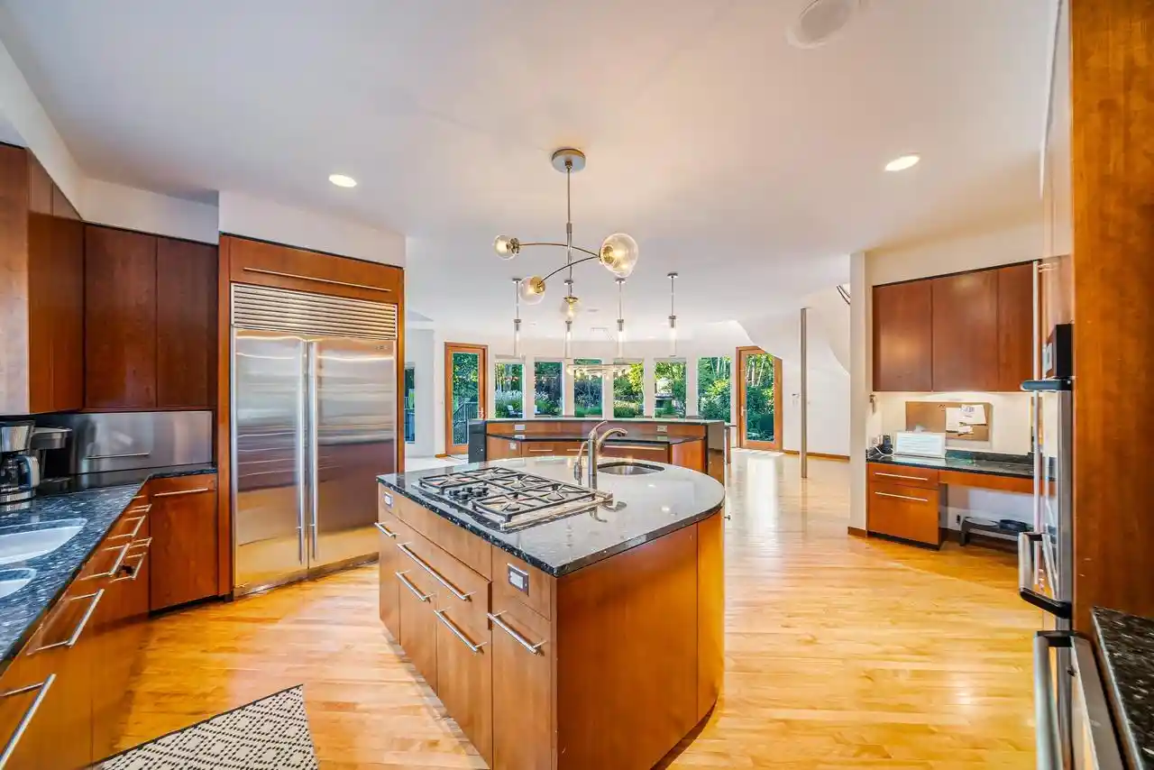 Photo 3 of Mansion for sale at 966 Thornberry Dr, Oneida, WI 54155 | MLS# 50333416 | Listing updated on 2026-09-30