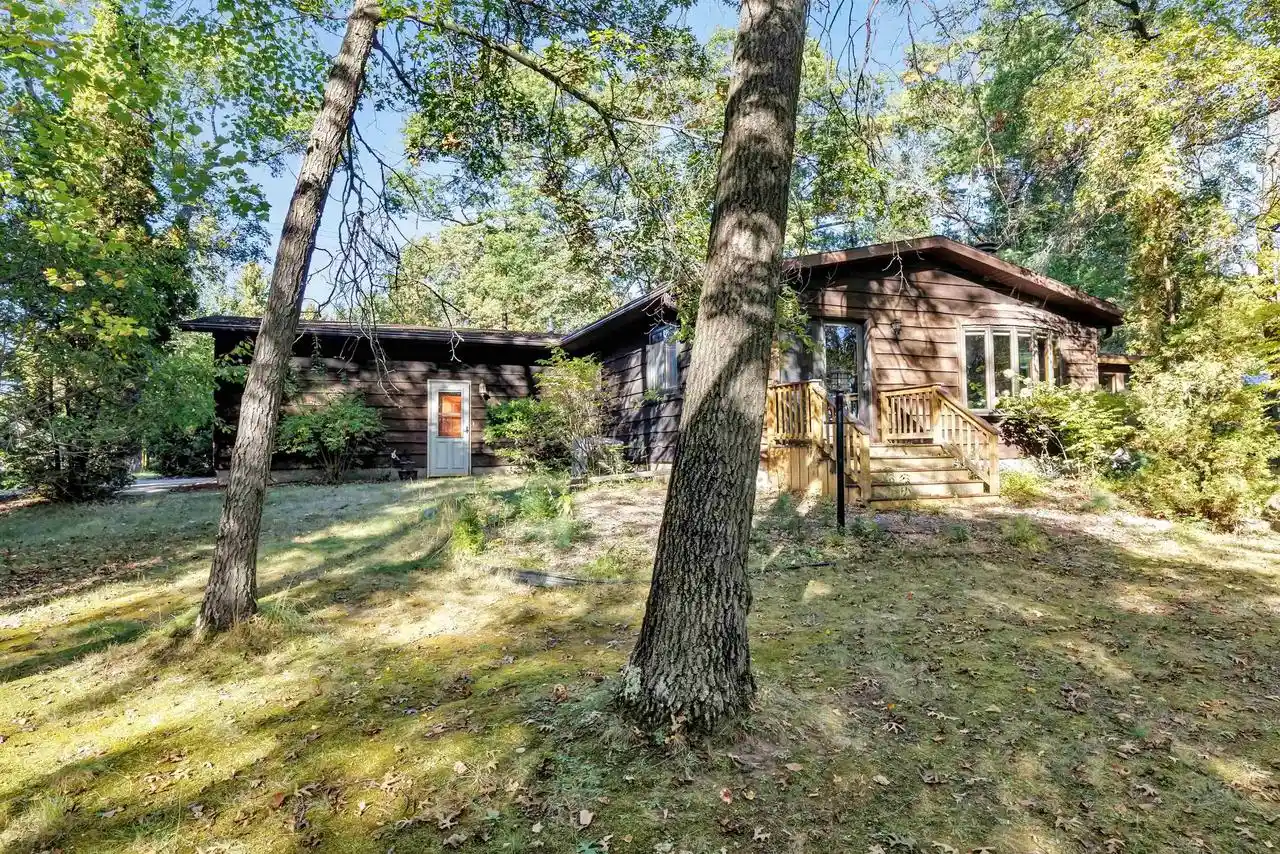 Photo 1 of Single family home for sale at W4976 Bartelt Blvd, Shawano, WI 54166 | MLS# 50333413 | Listing updated on 2026-10-07