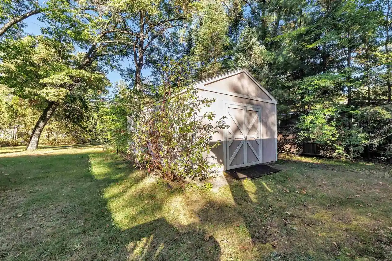 Photo 4 of Single family home for sale at W4976 Bartelt Blvd, Shawano, WI 54166 | MLS# 50333413 | Listing updated on 2026-10-07