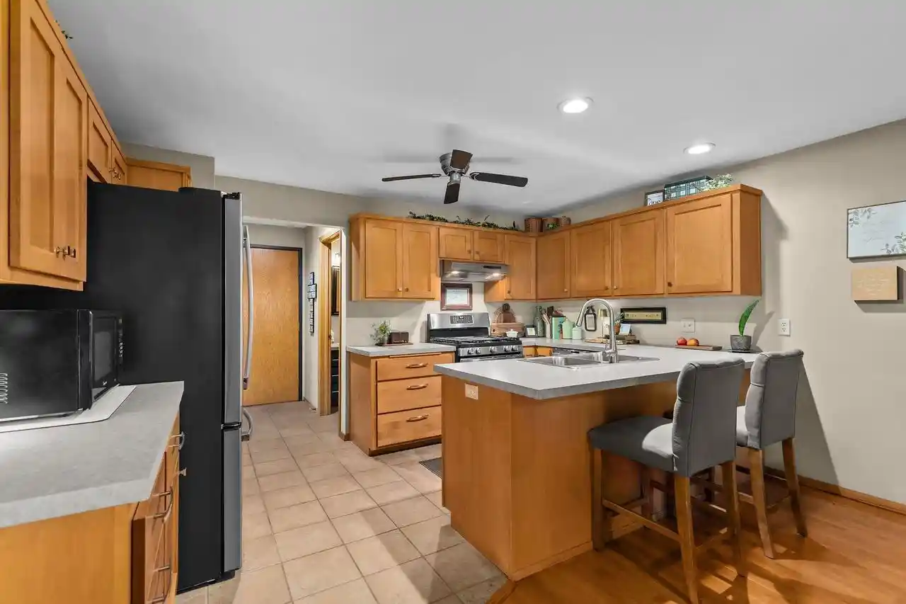 Listing Photo 4 - Condo for sale in building located at 905 E Windfield Pl, Appleton, WI 54911 - Unit #C