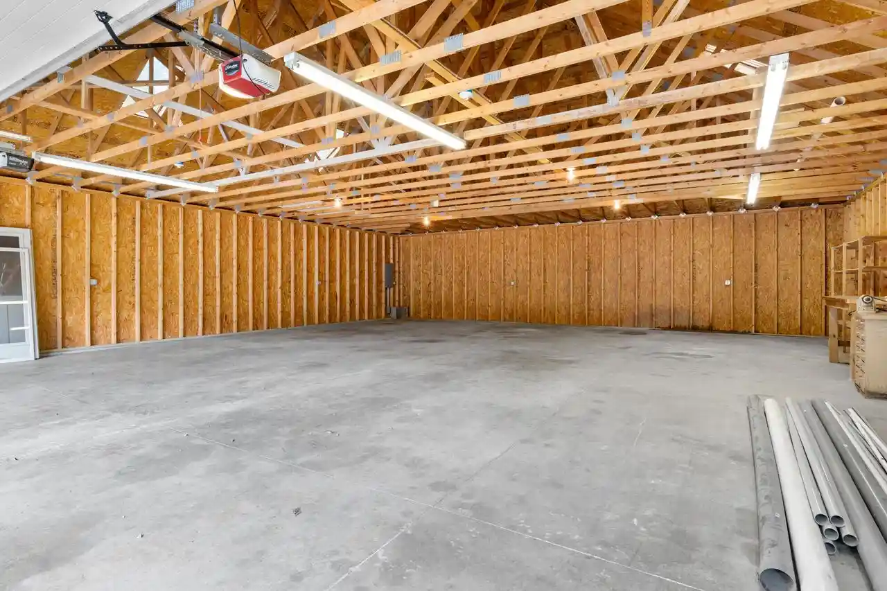 Photo 2 of Single family home for sale at 6873 W 7 Mile Rd, Caledonia, WI 53108 | MLS# 1982562 | Listing updated on 2026-10-05